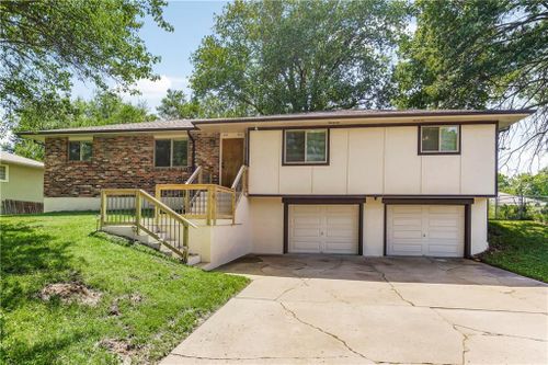 460/462 Jamison Drive, Bonner Springs, KS, 66012 | Card Image