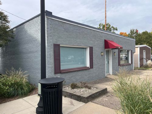 104 Municipal Ln, Paw Paw, MI, 49079-1425 | Card Image