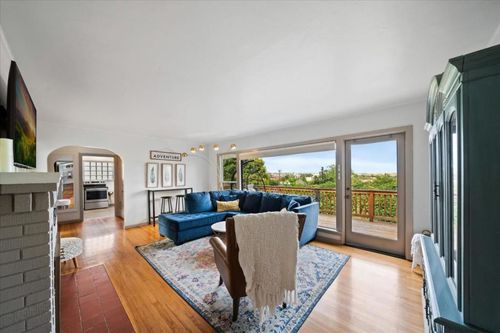 1901 Chestnut St, Redding, CA, 96001-1739 | Card Image