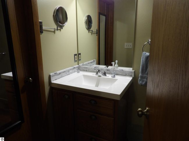 19 - 144 N Shore Dr W, House other with 2 bedrooms, 2 bathrooms and null parking in Cadillac MI | Image 16