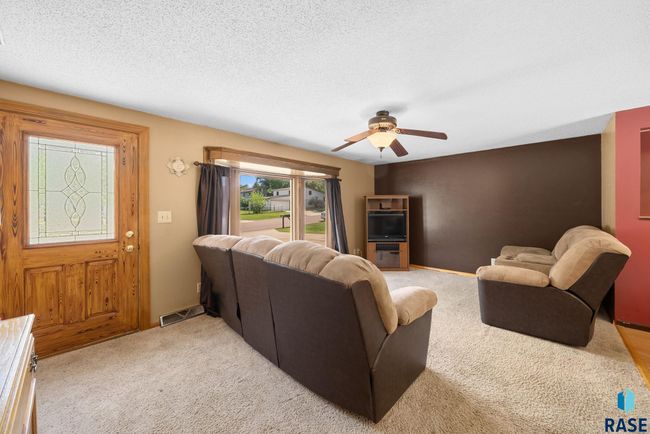 2013 E Sylvan Cir, House other with 4 bedrooms, 2 bathrooms and null parking in Brandon SD | Image 16