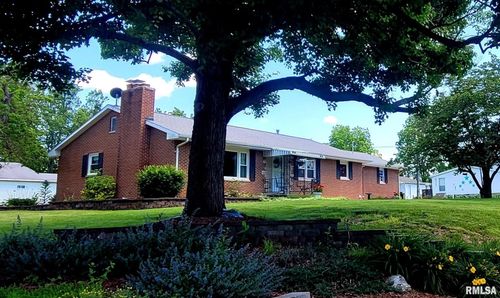 1101 Rodgers St, Barry, IL, 62312-1370 | Card Image