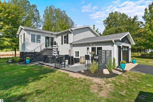 3836 Old Mission Rd, Traverse City, MI, 49686-9773 | Card Image