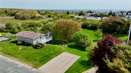 30 Green Meadow Dr, Narragansett, RI, 02882-5513 | Card Image
