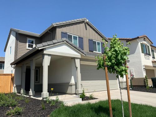 443 Half Dome Dr, Manteca, CA, 95337-8146 | Card Image