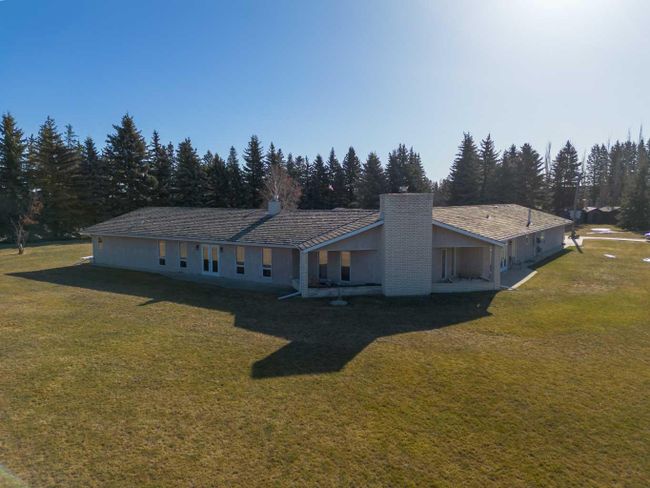 39060A Range Road 270, Home with 2 bedrooms, 2 bathrooms and 4 parking in Rural Red Deer County AB | Image 6