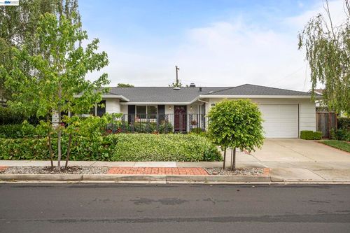 10191 Vicksburg Dr, Cupertino, CA, 95014-3318 | Card Image