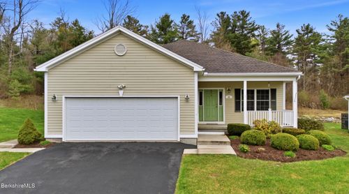 32 Aspen Way, Pittsfield, MA, 01201-1595 | Card Image