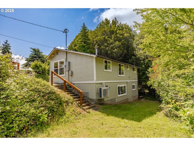 512 4 Th St, House other with 3 bedrooms, 2 bathrooms and null parking in Myrtle Point OR | Image 7