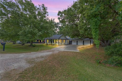 800 Trinity St, Anahuac, TX, 77514 | Card Image