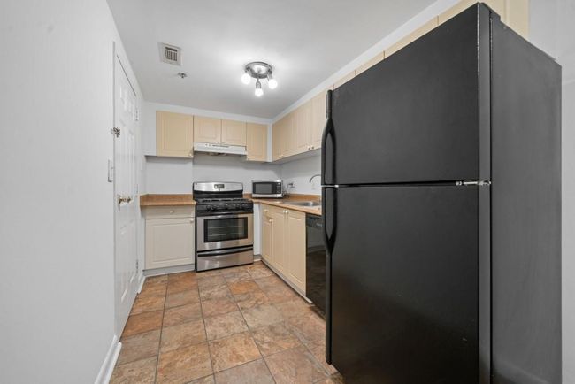 APT-223 - 1501 Clairmont Rd, Condo with 2 bedrooms, 2 bathrooms and null parking in Decatur GA | Image 4