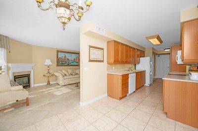 101 - 990 Golf Links Rd, Condo with 2 bedrooms, 2 bathrooms and 1 parking in Ancaster ON | Image 3