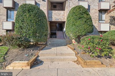 11C - 2233 Castle Rock Square, Condo with 3 bedrooms, 2 bathrooms and null parking in RESTON VA | Image 1