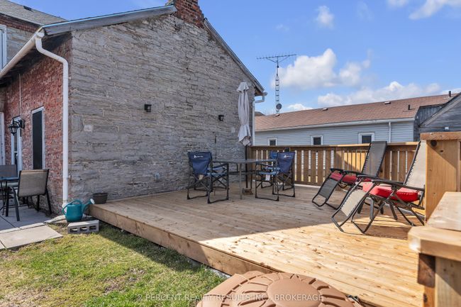 11 Water St, House other with 3 bedrooms, 2 bathrooms and 2 parking in Newburgh ON | Image 33