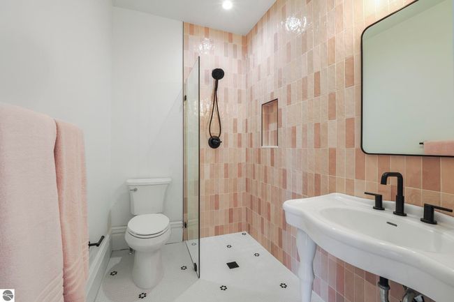503 N Bridge St, House other with 4 bedrooms, 3 bathrooms and null parking in Bellaire MI | Image 39