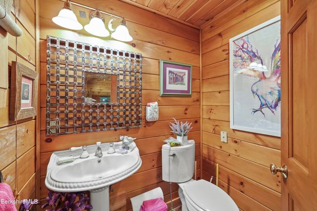 Half guest bathroom | Image 31