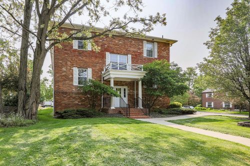 5830 N High St, Worthington, OH, 43085-3923 | Card Image