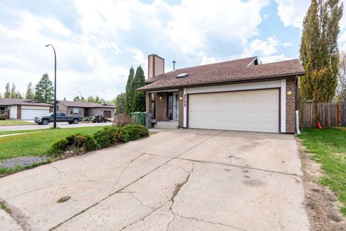 3702 57 Avenue, Lloydminster, AB, T9V2B5 | Card Image