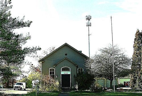 9722 Columbia Rd, Olmsted Falls, OH, 44138-2715 | Card Image