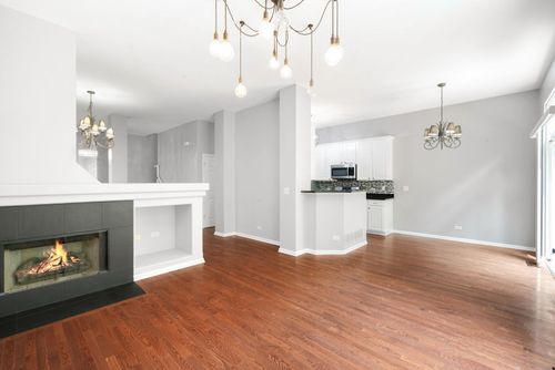 3331 Rosecroft Ln, Naperville, IL, 60564-4836 | Card Image
