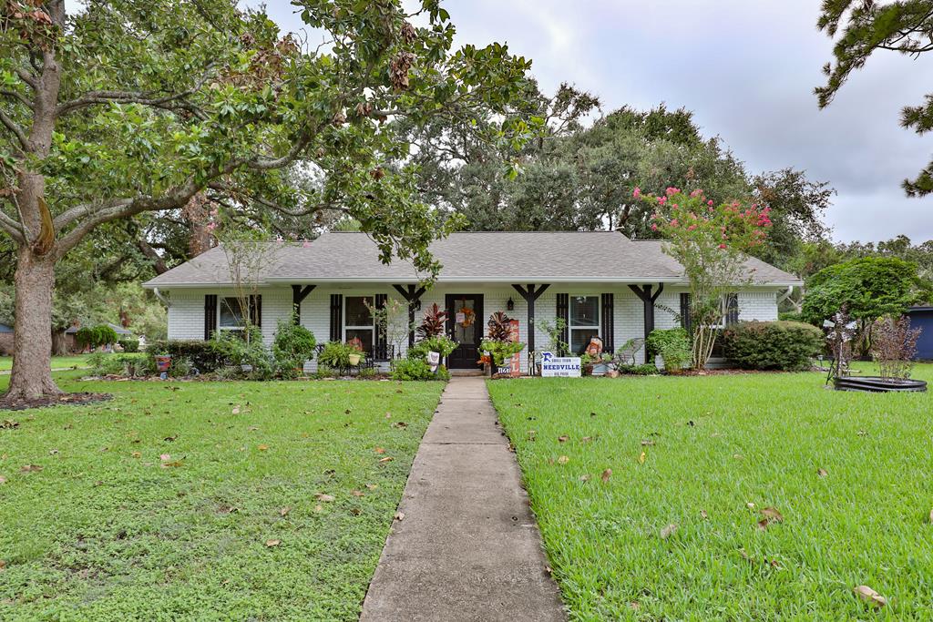 Nasturtium St, Lake Jackson, TX 77566