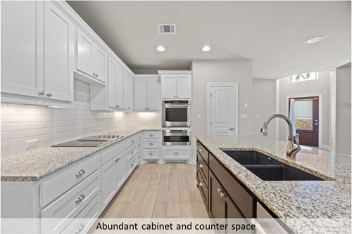 g-112 Trailing Lantana Dr, Georgetown, TX, 78628-2045 | Card Image