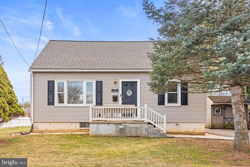 1 Ash Ln, Cleona, PA, 17042-3159 | Card Image