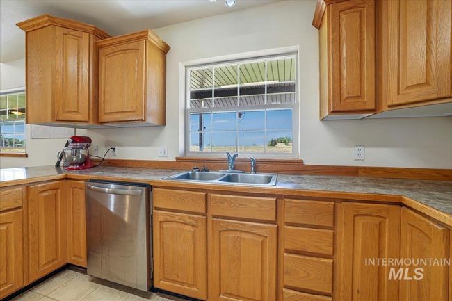 294 N 950 E, House other with 4 bedrooms, 3 bathrooms and 2 parking in Declo ID | Image 17