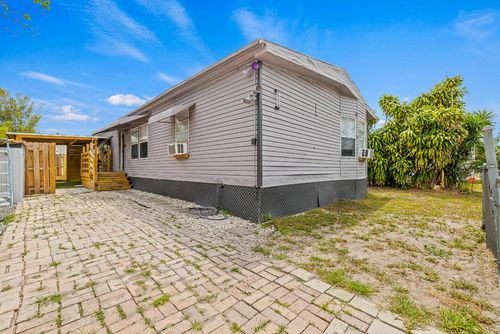 10592 Sandalfoot Blvd W, Boca Raton, FL, 33428-5704 | Card Image