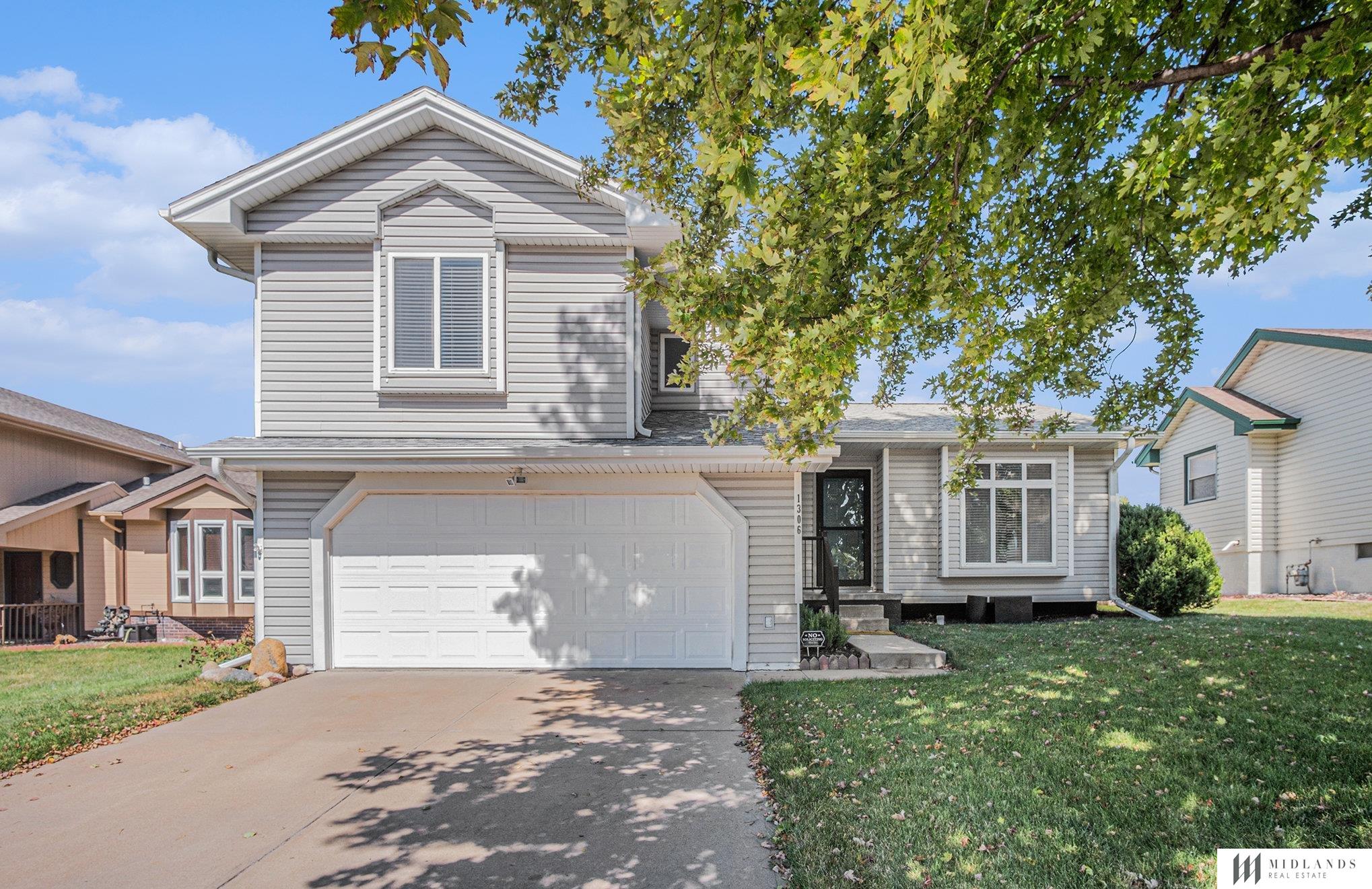 Sunshine Blvd, Bellevue, NE 68123