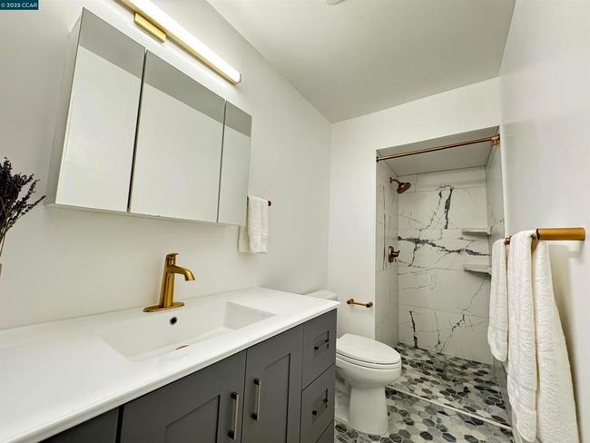 APT-1 - 2145 Donald Dr, Condo with 2 bedrooms, 2 bathrooms and null parking in Moraga CA | Image 5