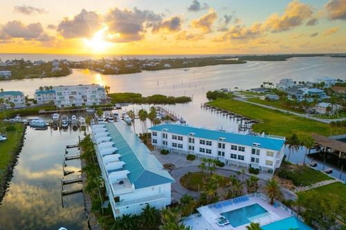 8276 Harborside Cir, ENGLEWOOD, FL, 34224-3507 | Card Image