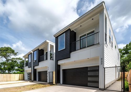 1911 Dewalt St, Houston, TX, 77088-4717 | Card Image