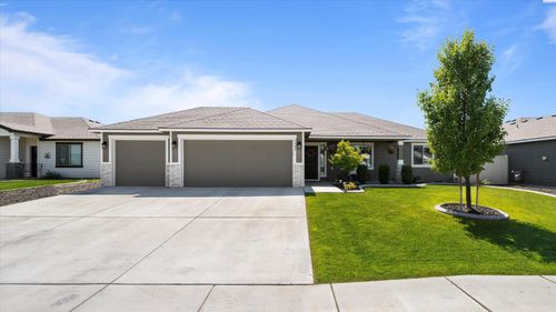 7906 Babine Dr, Pasco, WA, 99301-1331 | Card Image