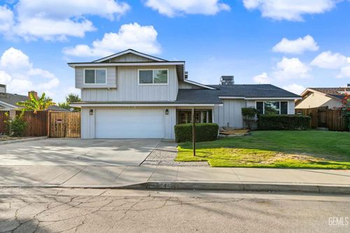 3044 Jacaranda Drive, Bakersfield, CA, 93301 | Card Image