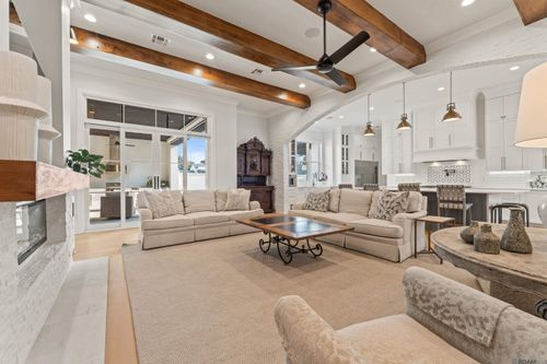 637 Goodridge Way, Baton Rouge, LA, 70806-8704 | Card Image