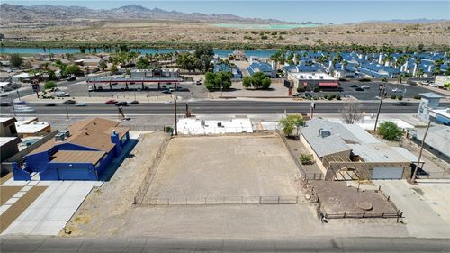 1605 Dorado Dr, Bullhead City, AZ, 86442-6840 | Card Image