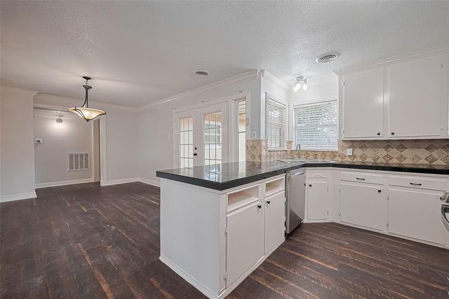 8045 Ridgeview Dr, House other with 3 bedrooms, 2 bathrooms and 1 parking in Houston TX | Image 10