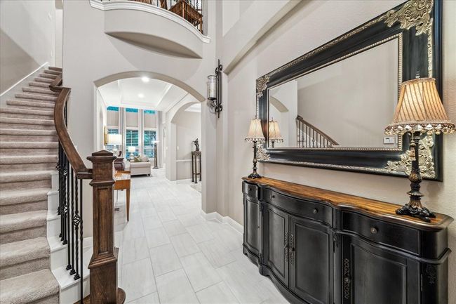 Soothing color scheme presents a neutral backdrop for you to make it your own. | Image 4