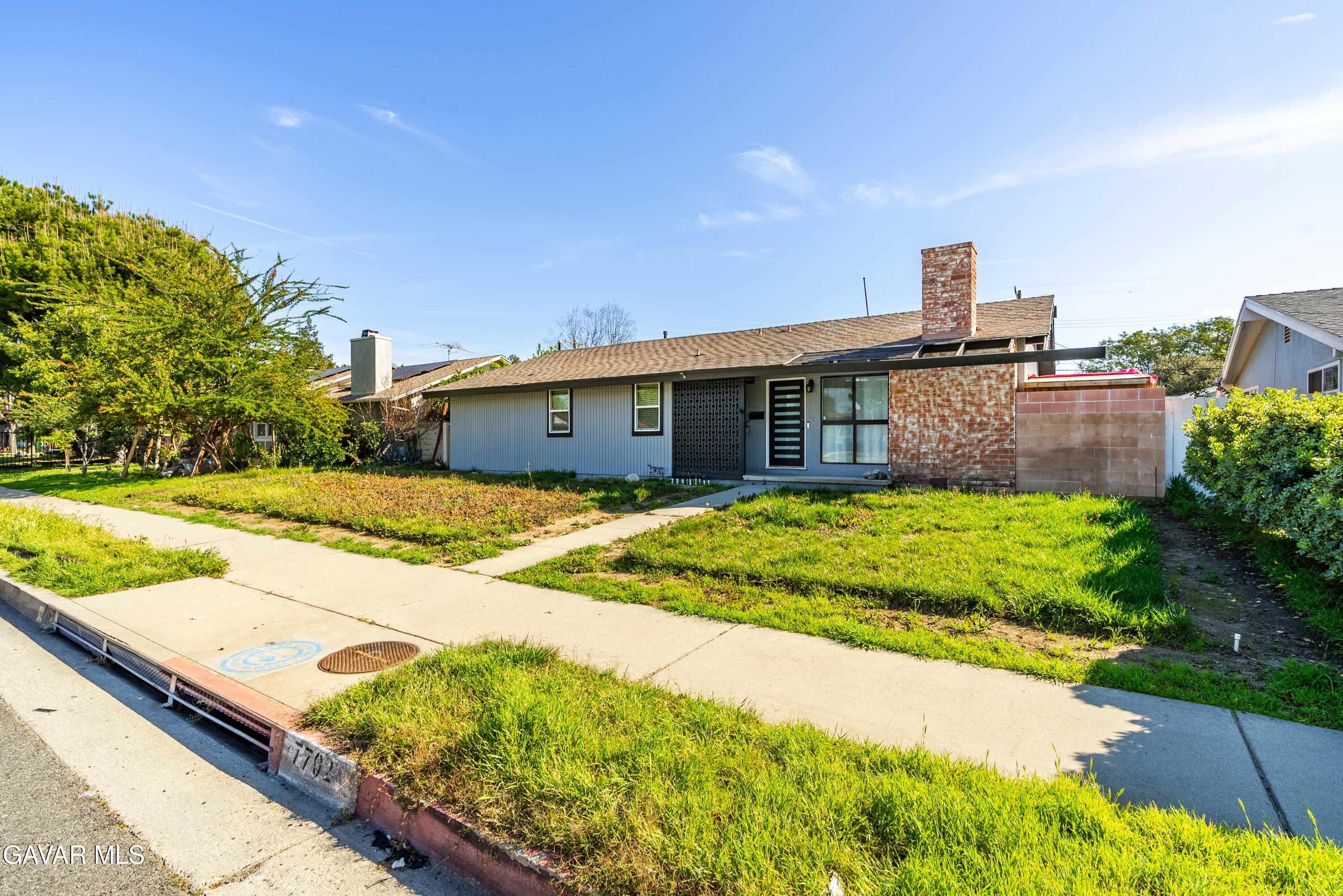 Residential in Canoga Park 4