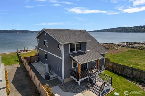 2805 N Bluff Rd, Greenbank, WA, 98253-9712 | Card Image