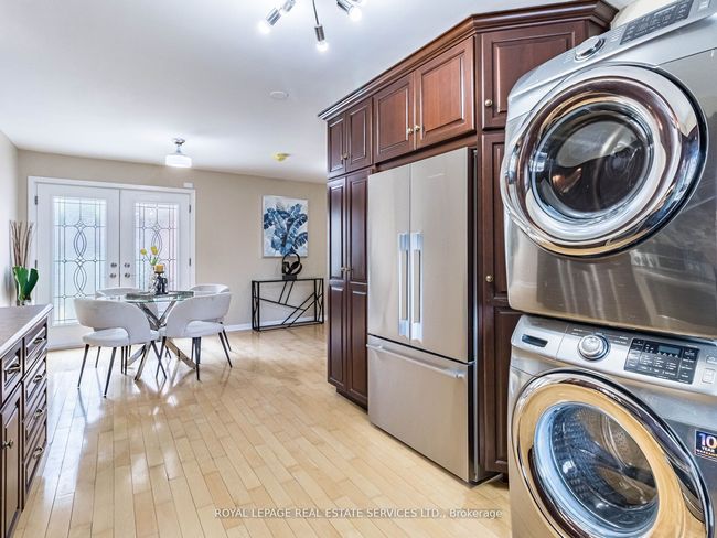 231 Elizabeth St S, House other with 6 bedrooms, 5 bathrooms and 4 parking in Brampton ON | Image 14