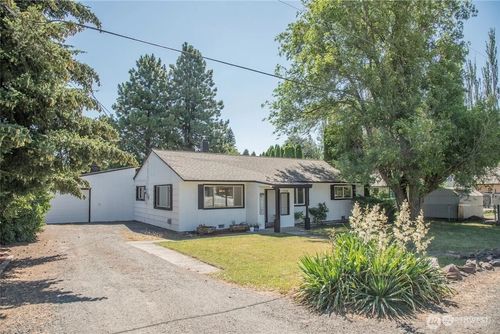 1204 N Willow St, Ellensburg, WA, 98926-2626 | Card Image