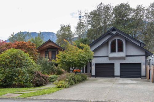41281 Meadow Ave, Squamish, BC, V0N0P6 | Card Image