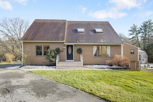 923 Main St, Whitinsville, MA, 01588-1707 | Card Image