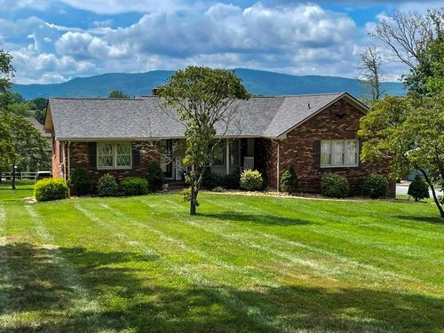 925 Mountain View Dr, Wytheville, VA, 24382-1229 | Card Image