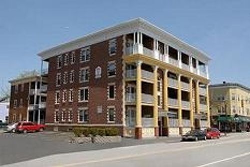 401-610 Union Street, Manchester, NH, 03103 | Card Image