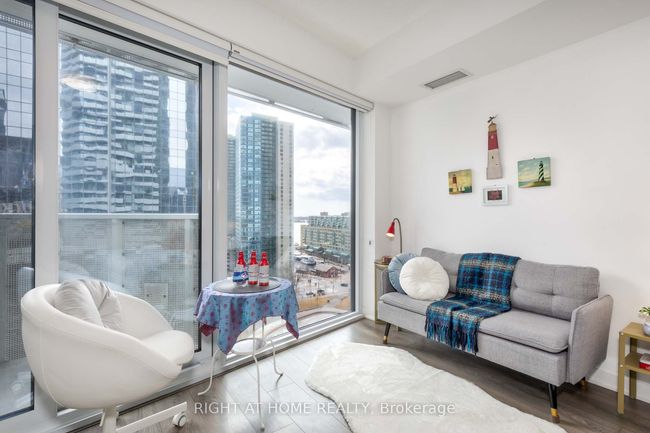 1408 - 100 Harbour St, Condo with 0 bedrooms, 1 bathrooms and null parking in Toronto ON | Image 12