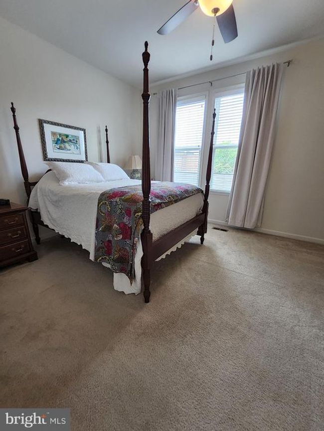 8952 Center St, Townhouse with 3 bedrooms, 3 bathrooms and null parking in Manassas VA | Image 10