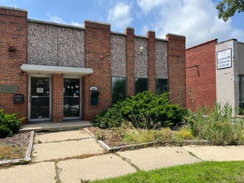 828 Busse Hwy, Park Ridge, IL, 60068-2384 | Card Image